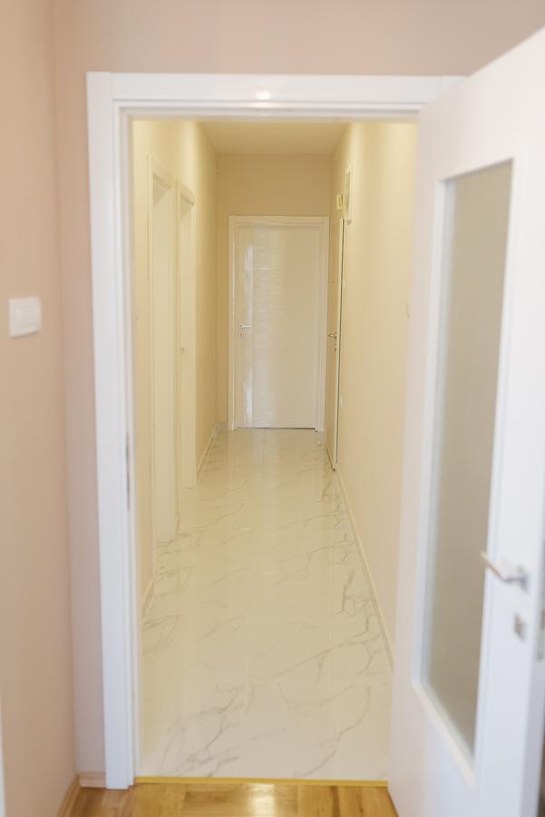 Apartment Luxury Explorer Podgorica Exterior foto